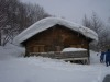 大雪に耐える武尊小屋